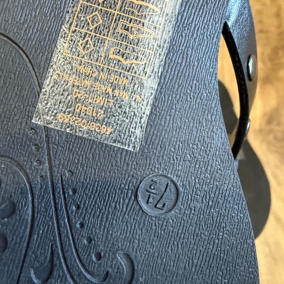 Pierre Dumas Women's Black Sandals Size 7.5 LNC - Picture 7 of 7